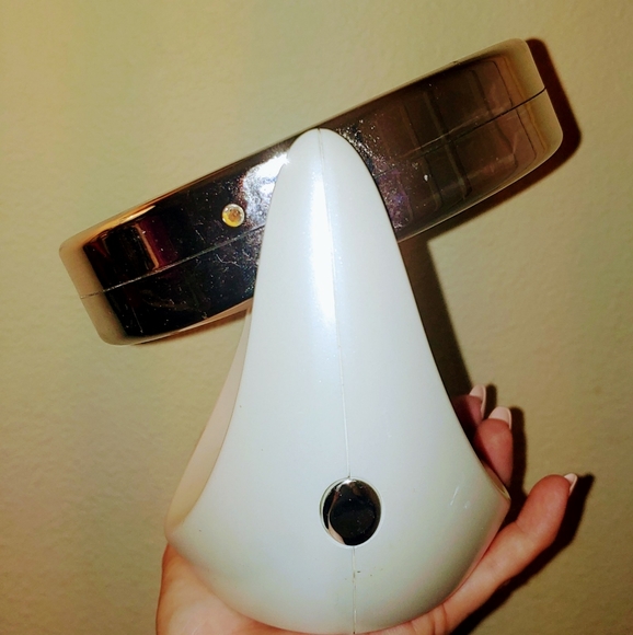 LED Vanity Mirror - Picture 4 of 5